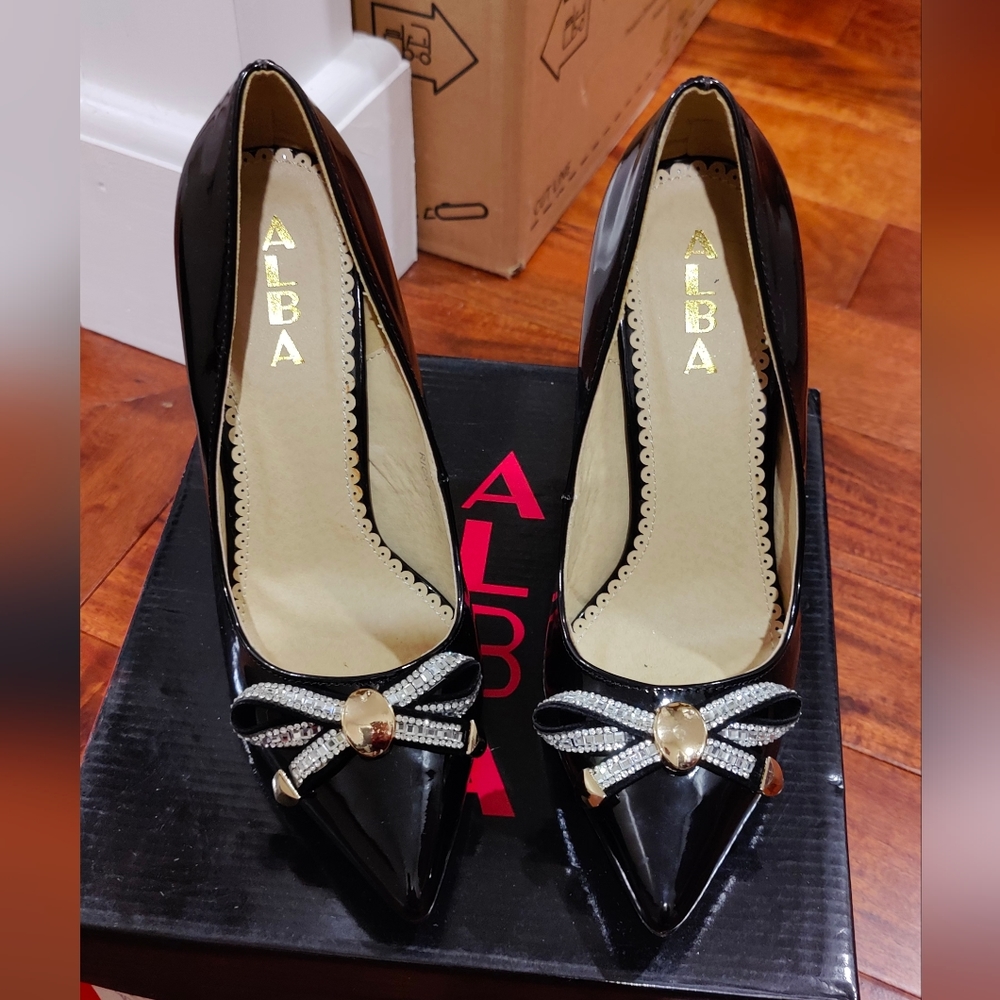 Women's Sz 8 heels
